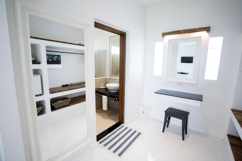 Deluxe Bungalow with Sea View room - Image 3