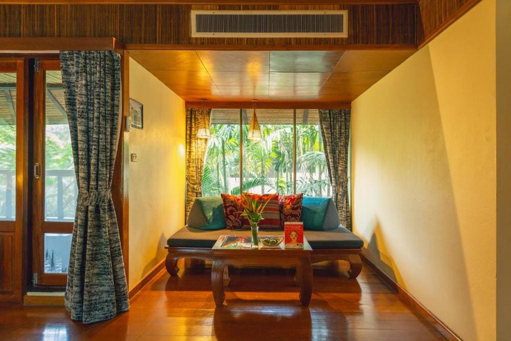 Junior Suite with Garden View room - Image 2