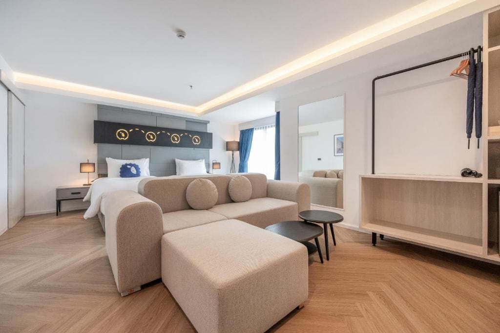 Deluxe Twin Room room - Image 2