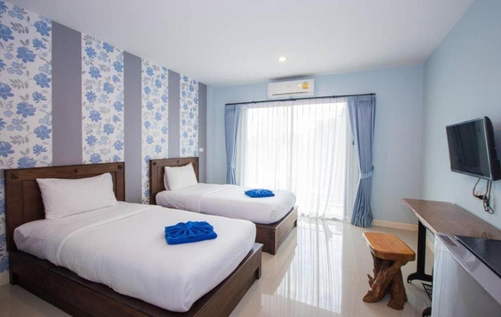 Room room - Image 2