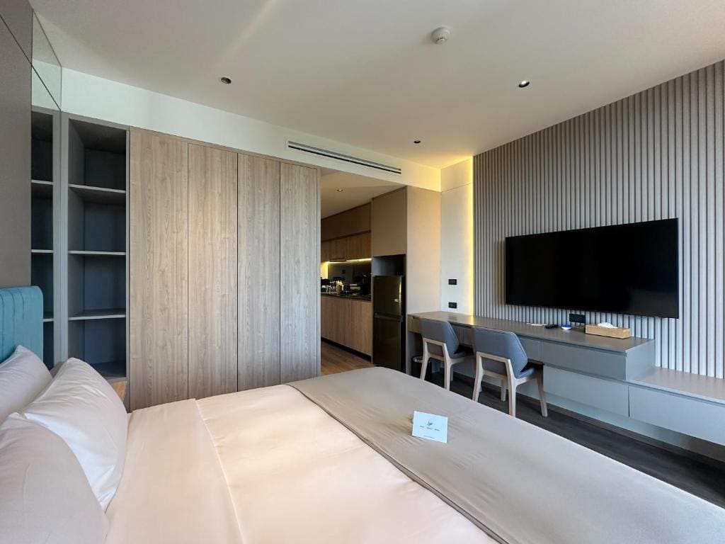 La Green Suite - 3 Bedrooms room - Image 2