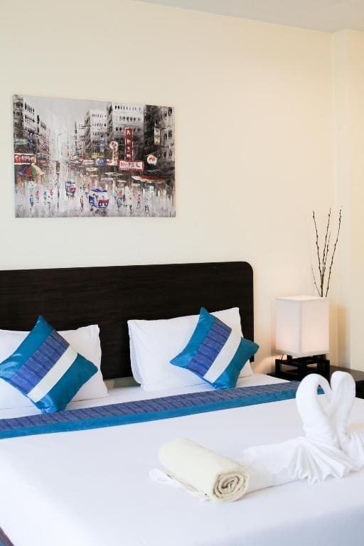 Deluxe Double or Twin Room room - Image 3