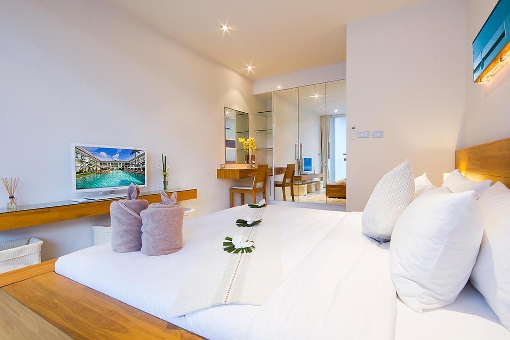 One Bedroom Suite with Garden View room - Image 2