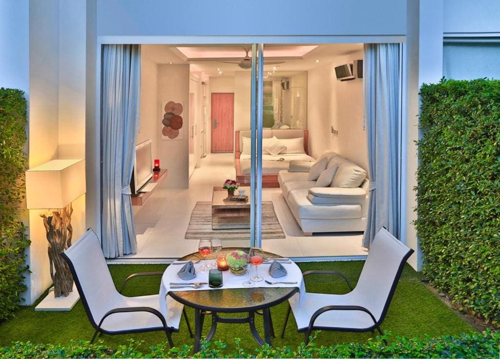 Studio Suite with Garden View room - Image 3