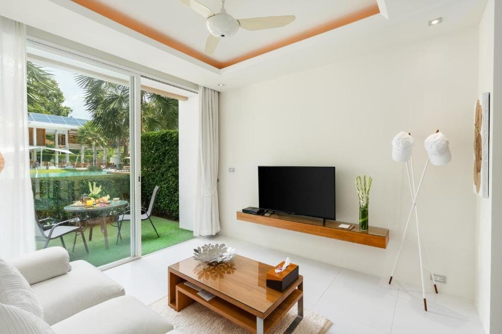 Studio Suite with Garden View room - Image 1