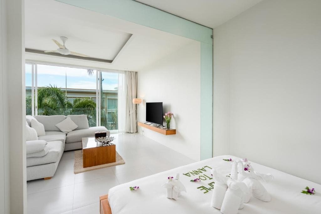 One Bedroom Suite room - Image 2