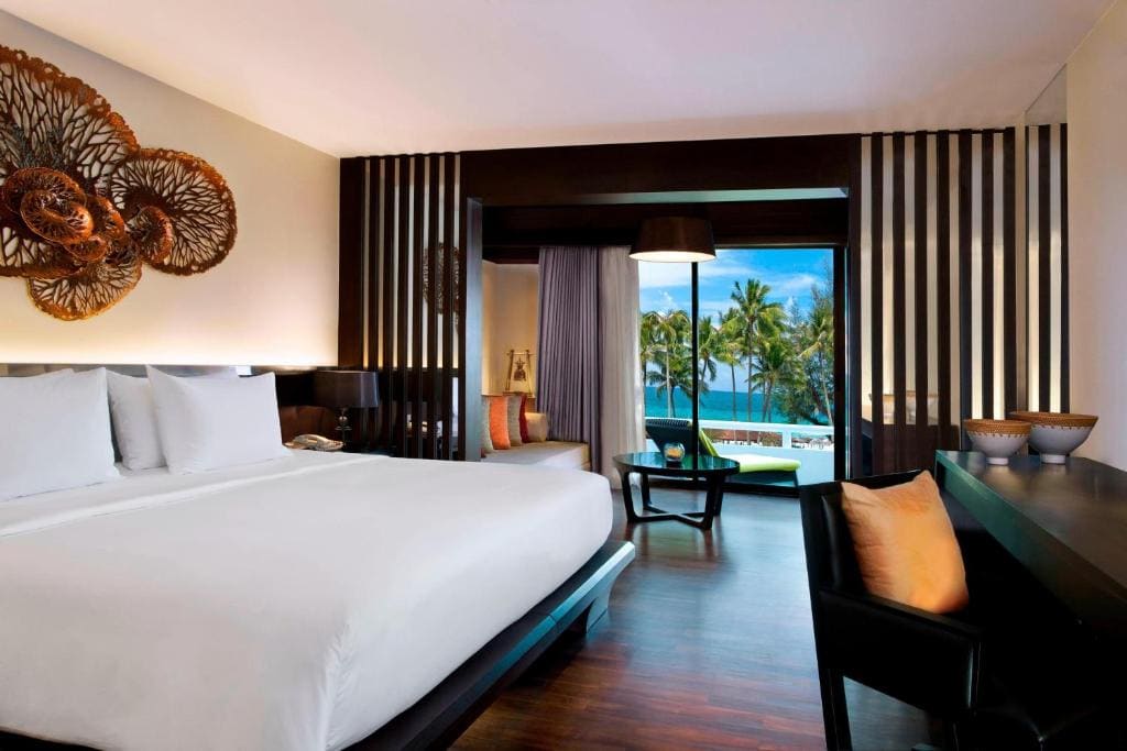 Guest room, 1 King, Balcony room - Image 3