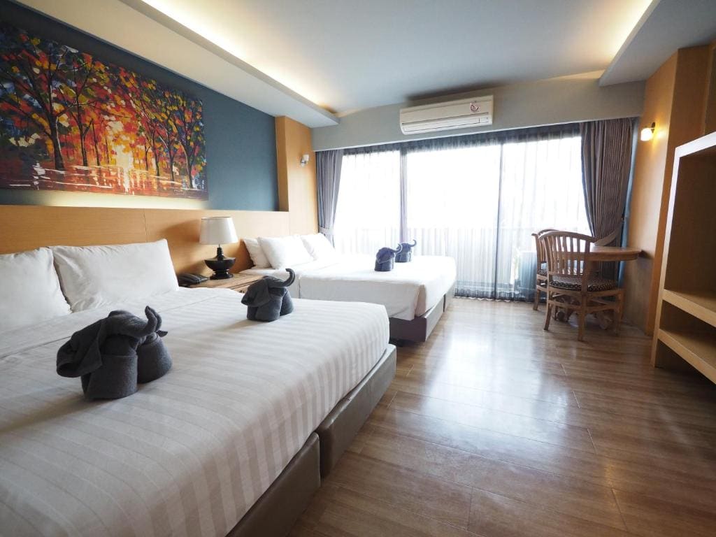 Deluxe Twin Room room - Image 1