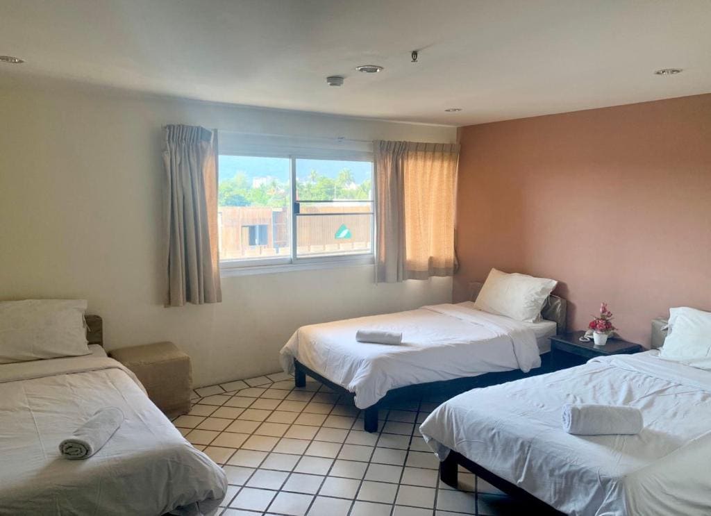 Standard Triple Room room - Image 1