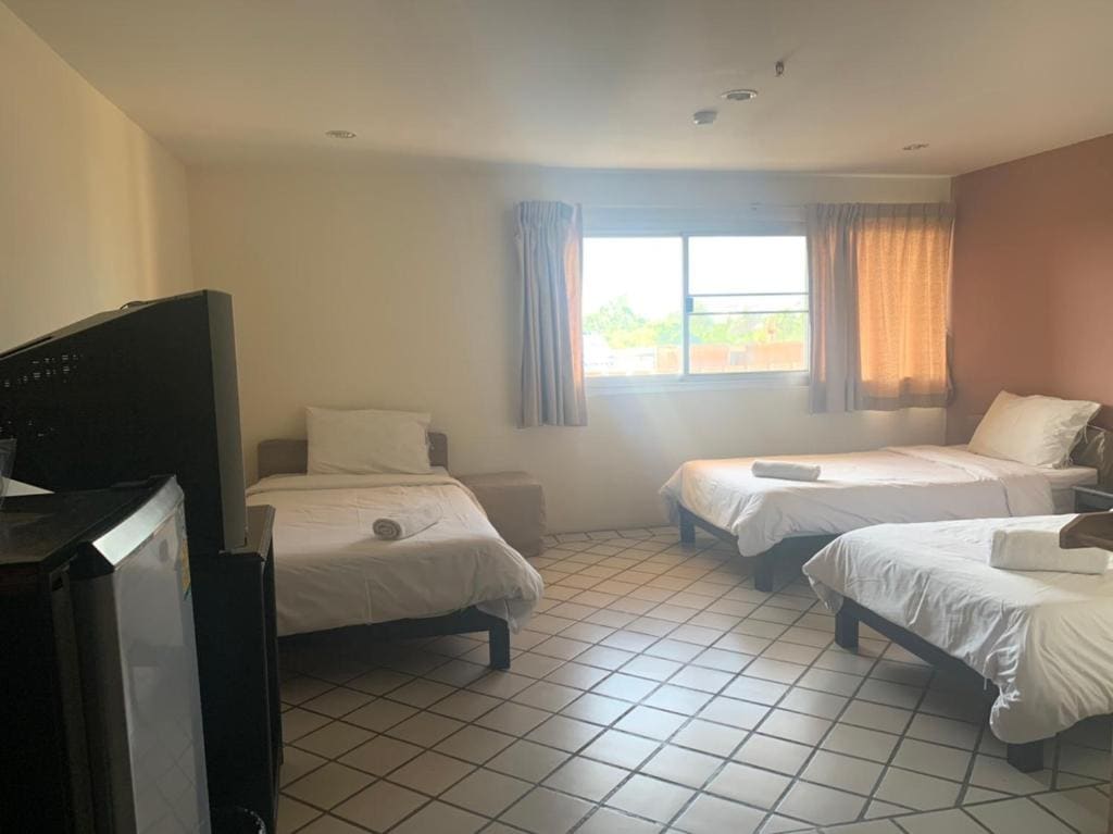Standard Triple Room room - Image 2