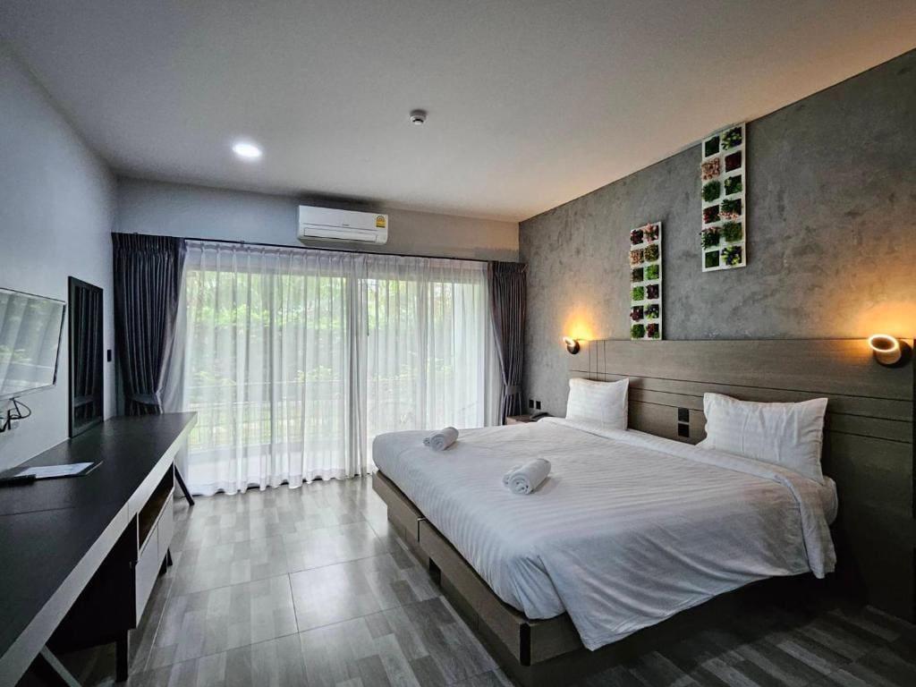 Deluxe Twin Room room - Image 3