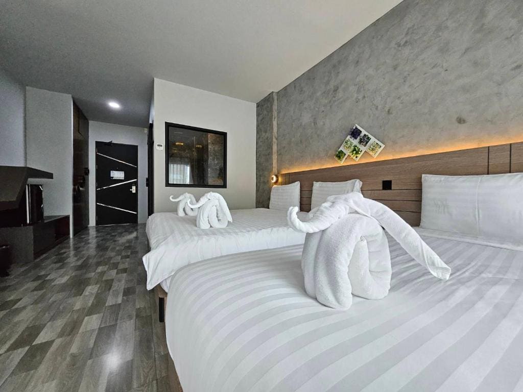 Family Room room - Image 1