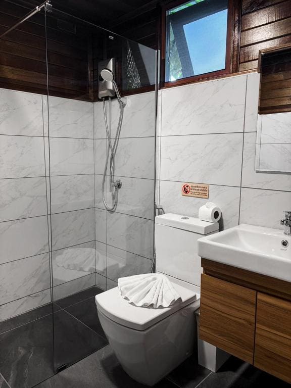 Double Room with Private Bathroom room - Image 3