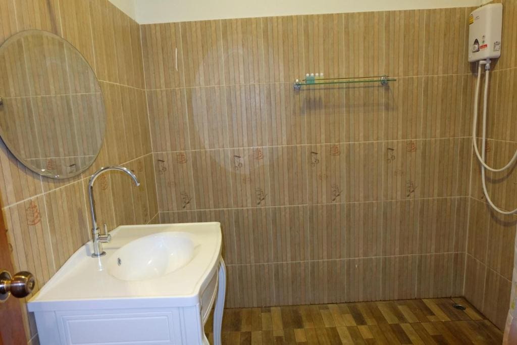 Triple Room with Private Bathroom room - Image 3