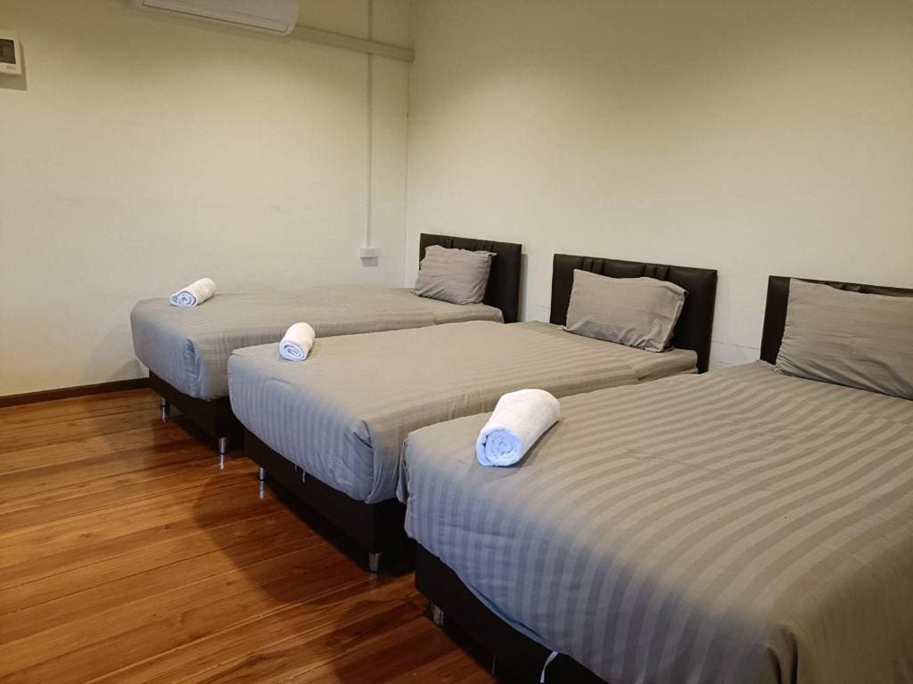 Queen Room with Garden View room - Image 1