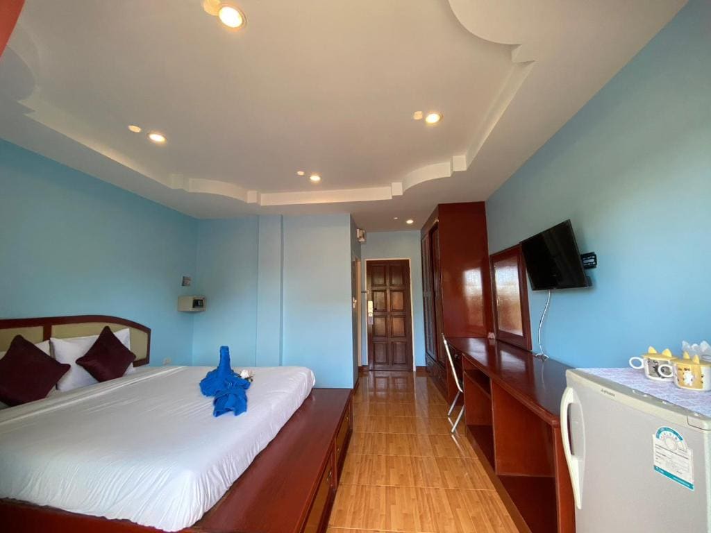 Standard Double Room with Balcony room - Image 3