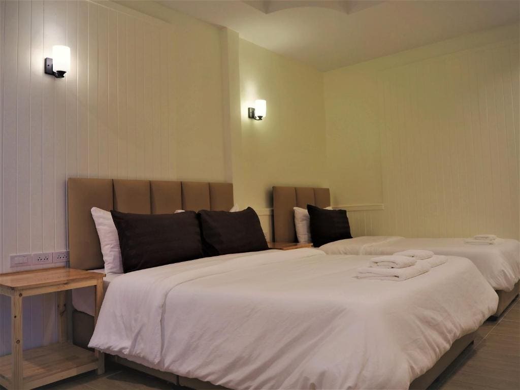 Superior Queen Room room - Image 1