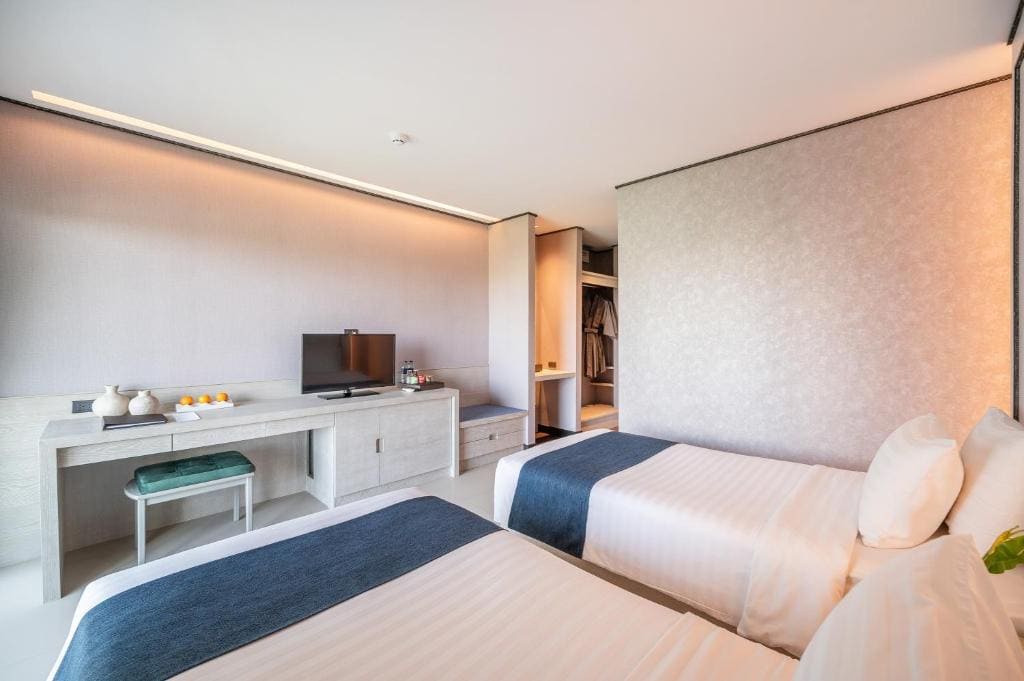 Superior Twin Room room - Image 3