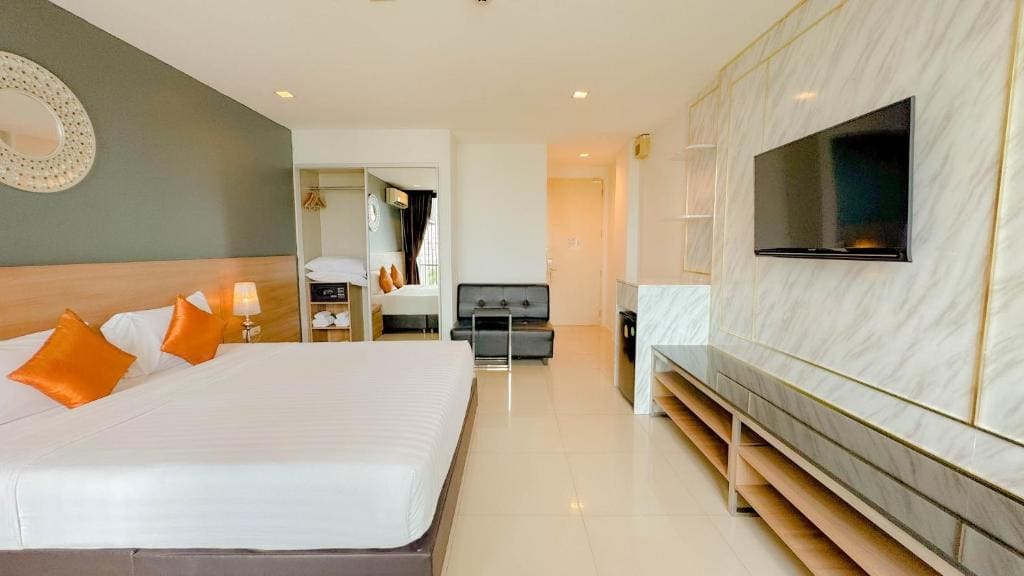 Executive Suite room - Image 1