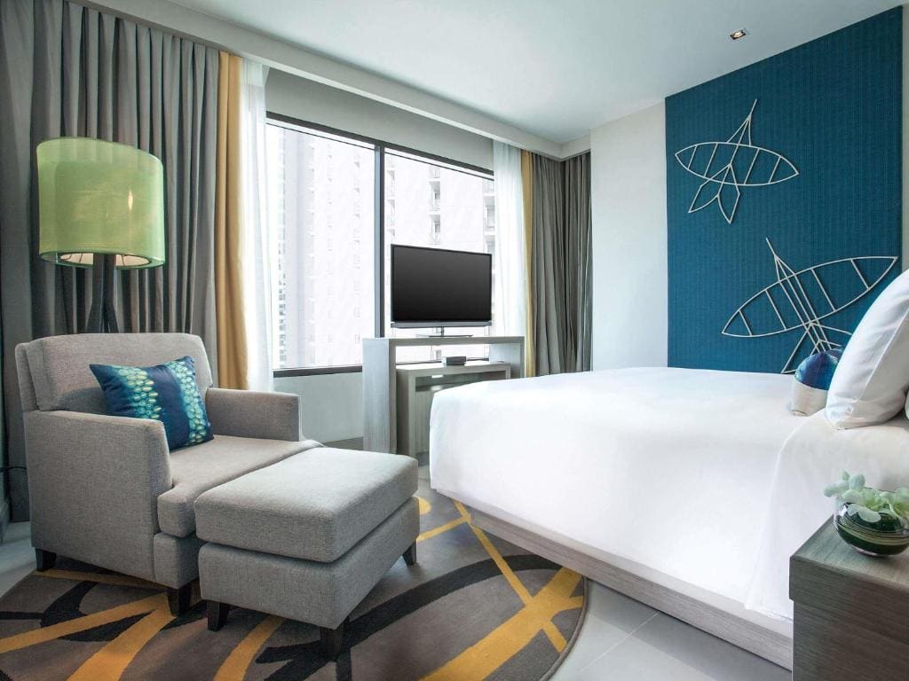 Executive Family Room room - Image 2