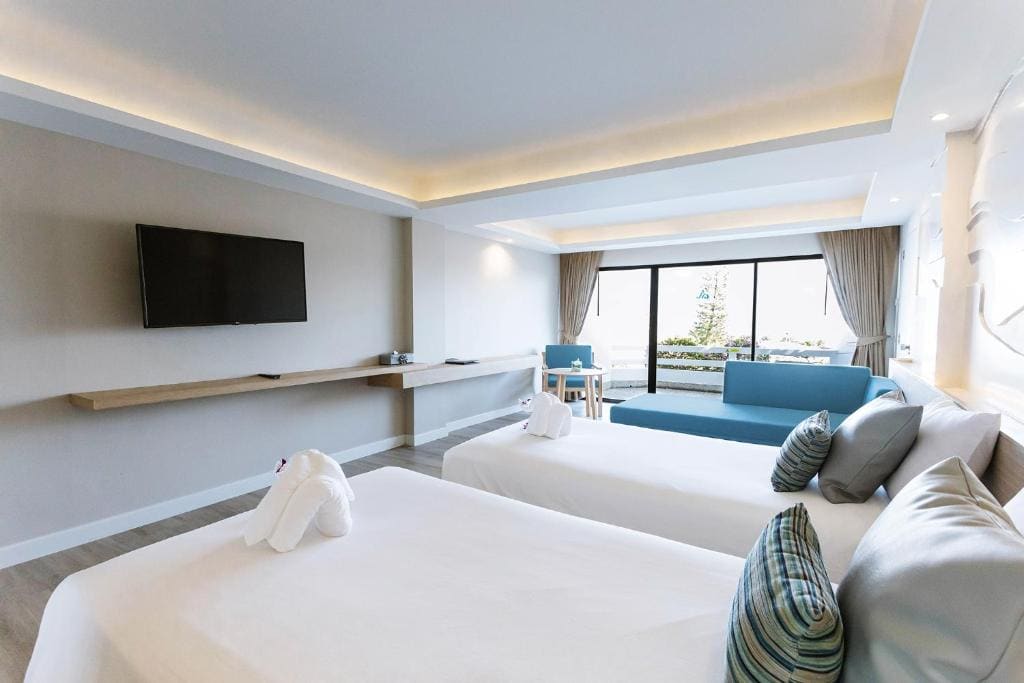 Deluxe Twin Room room - Image 2