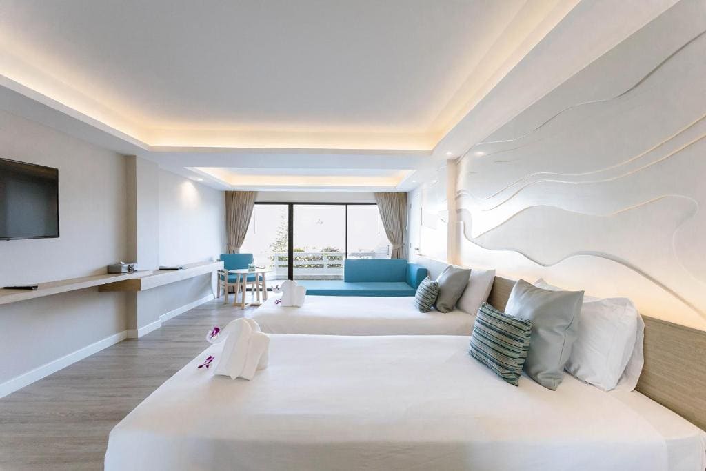Deluxe Twin Room room - Image 3