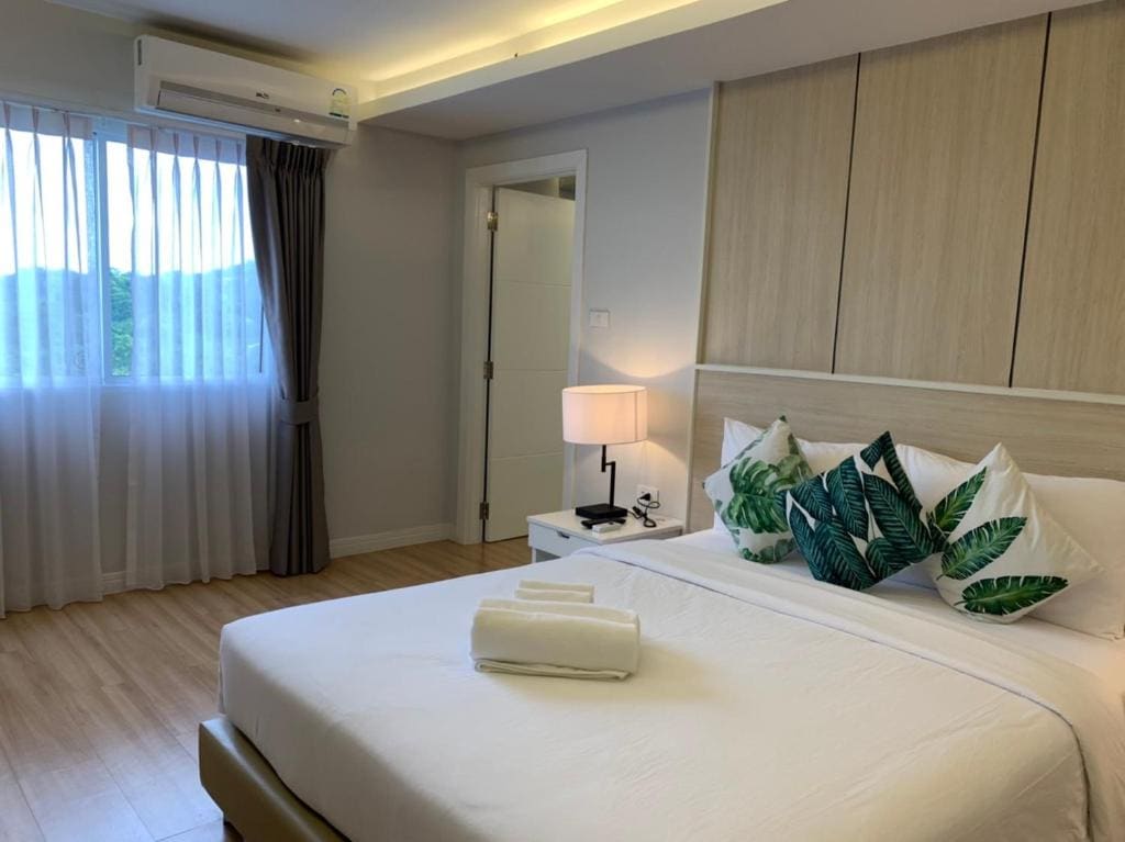 Deluxe Room room - Image 2