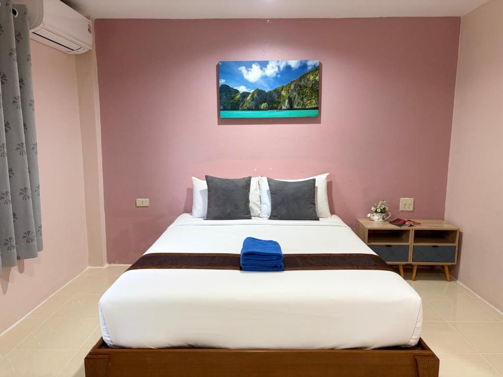 Standard Double or Twin Room room - Image 3