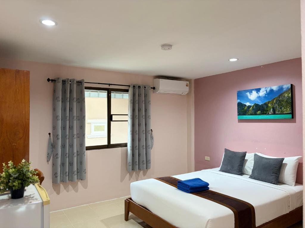 Standard Double or Twin Room room - Image 2