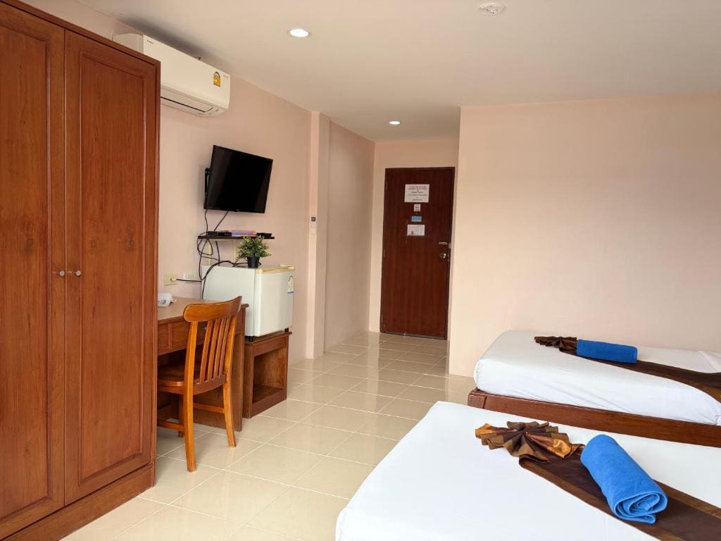 Standard Twin Room room - Image 1