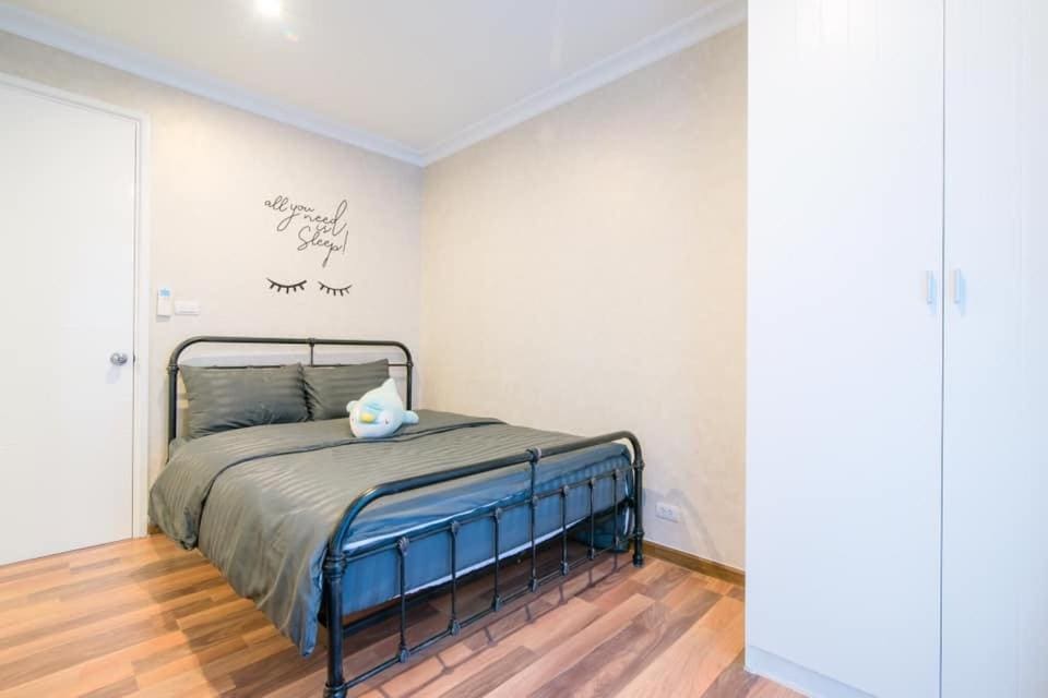 Family Room with Balcony room - Image 3