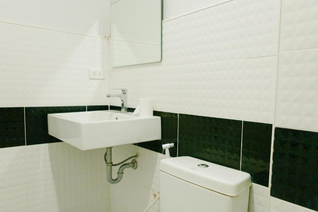 Superior Triple Room room - Image 2