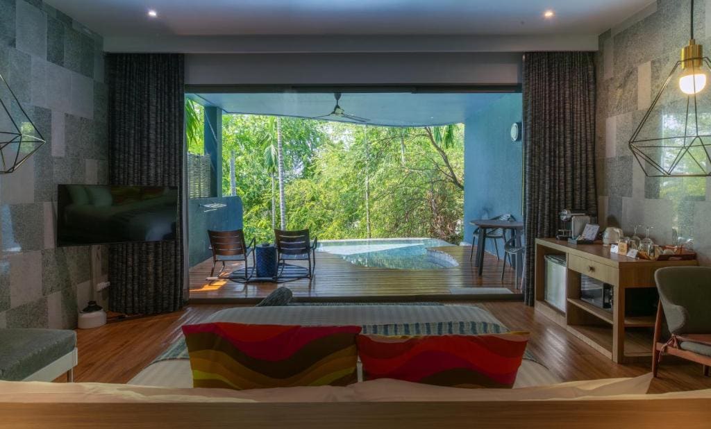 Banyan Pool Villa room - Image 2