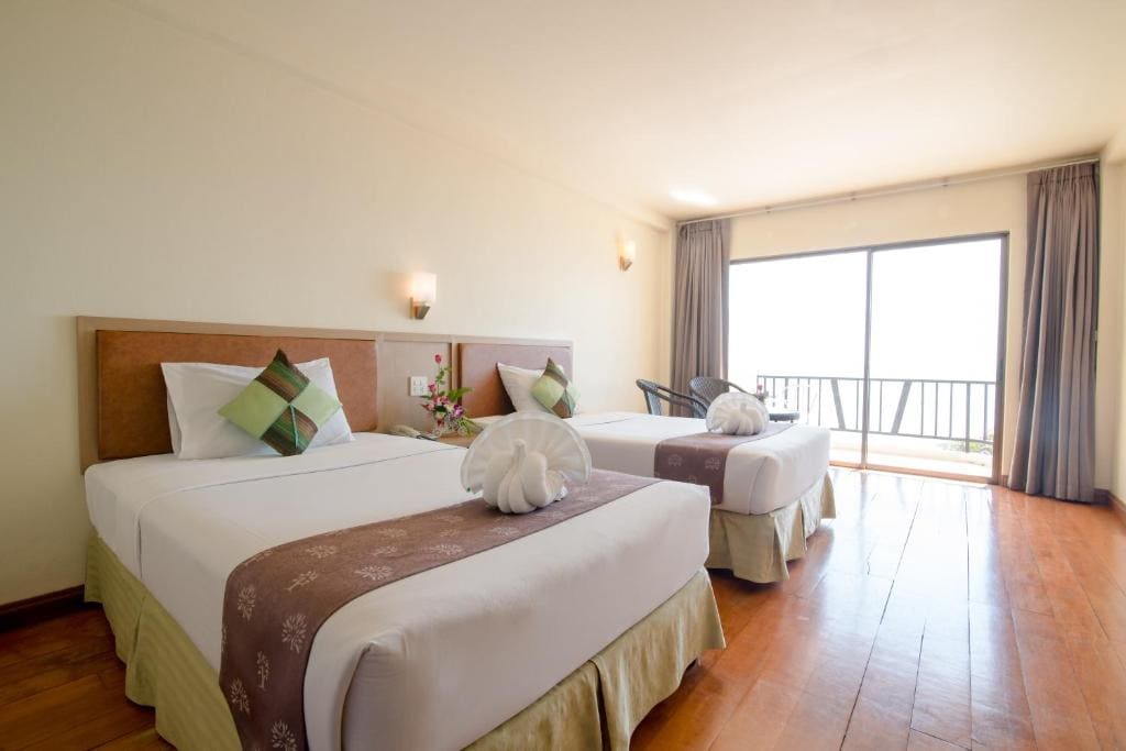 Deluxe Twin Room room - Image 3