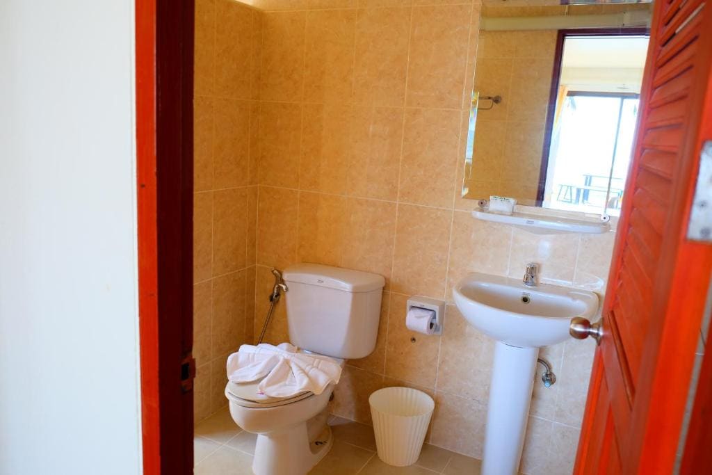 Three-Bedroom Bungalow room - Image 2