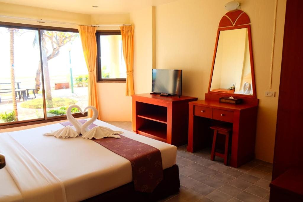 Three-Bedroom Bungalow room - Image 1
