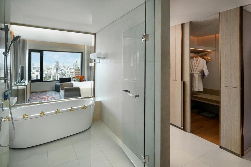Nikko Executive Suite room - Image 2