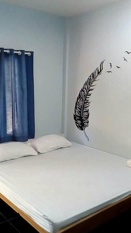 Small Double Room room - Image 2