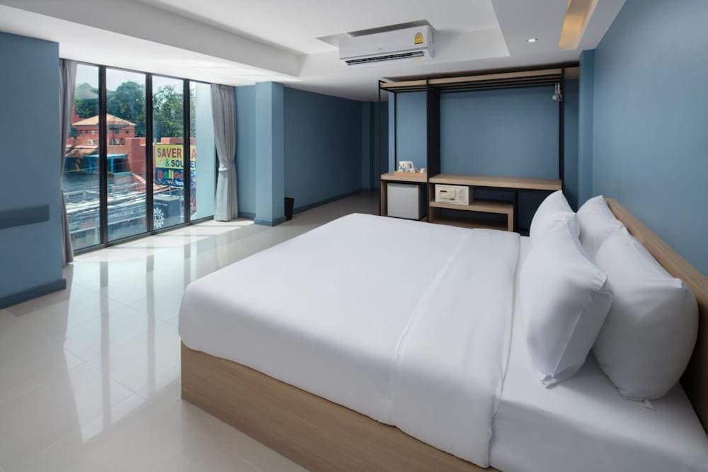 Deluxe Double Room room - Image 2