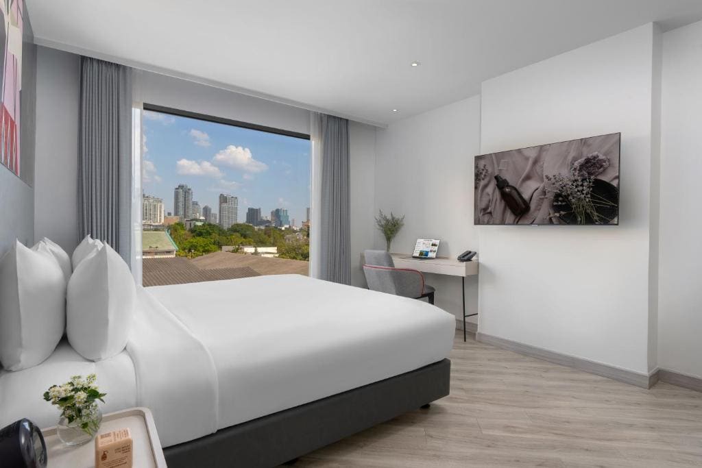Studio Deluxe Room room - Image 1
