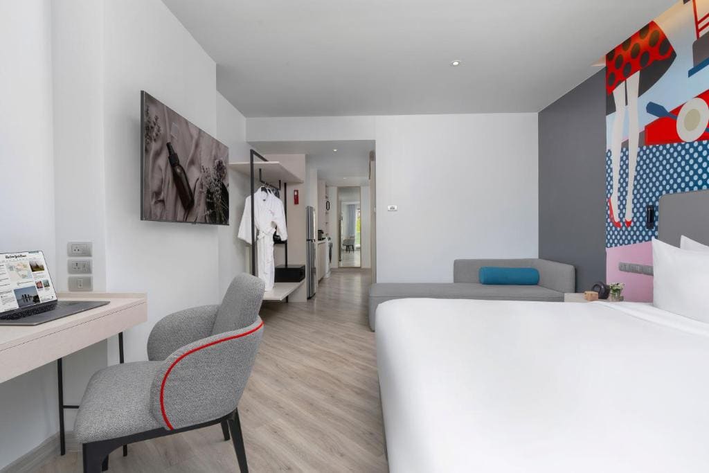 Studio Deluxe Room room - Image 3