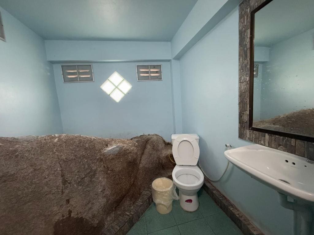 Small Double Room room - Image 2