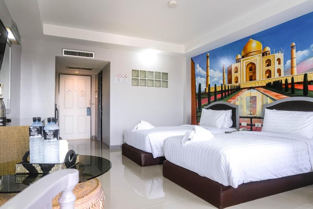 Deluxe Twin Room room - Image 3