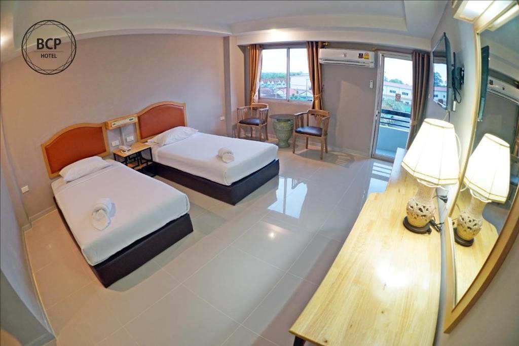 Superior Twin Room room - Image 3