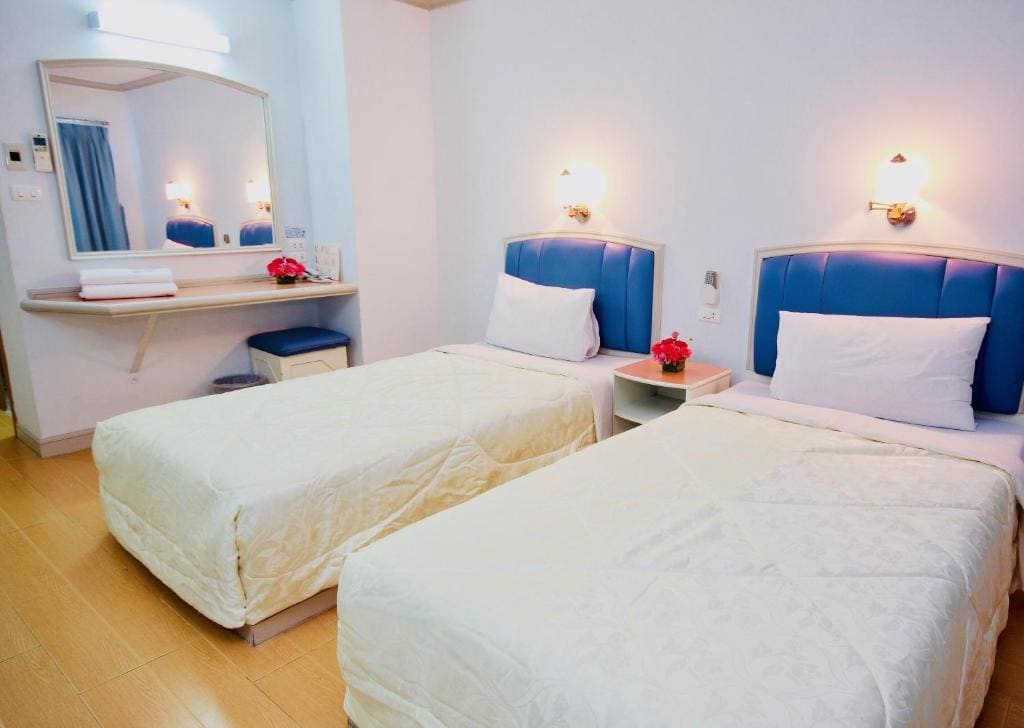 Standard Twin Room room - Image 1