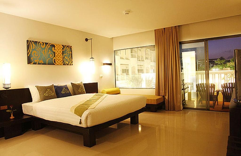 Deluxe Double or Twin Room with Pool View room - Image 2