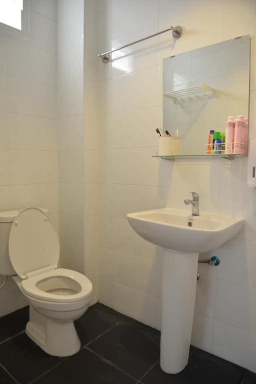 Double Room with Private Bathroom room - Image 3