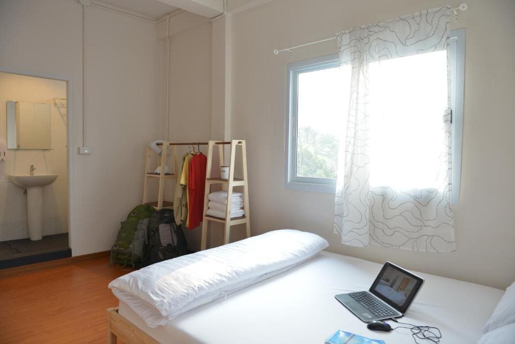Family Room with Private Bathroom room - Image 1