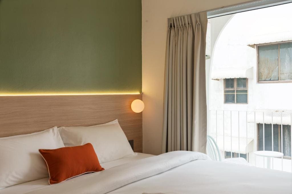 King Room with Balcony room - Image 2