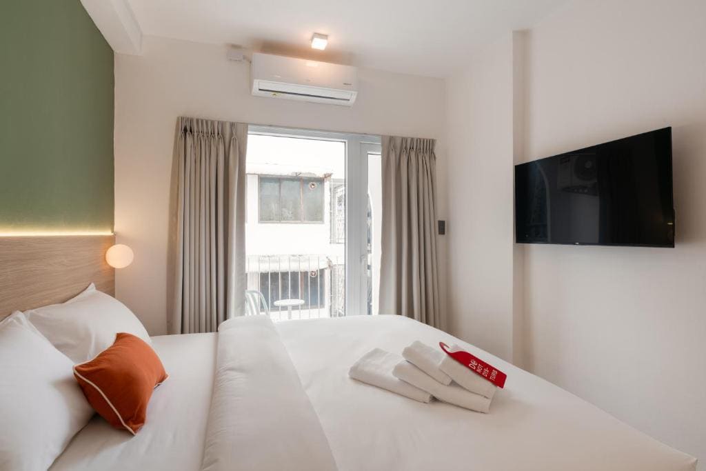 King Room with Balcony room - Image 3